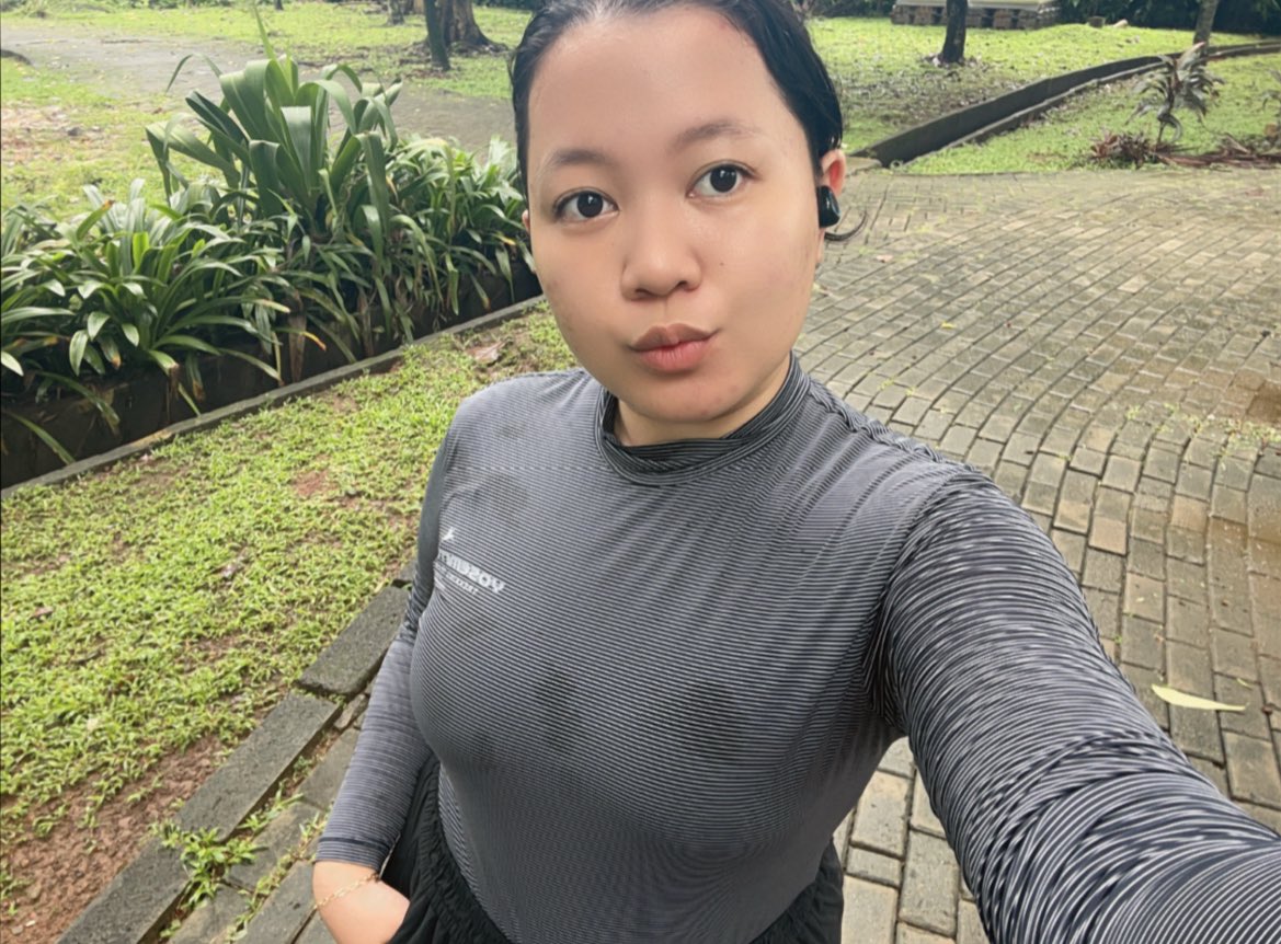 Isna Heleneka tweet media