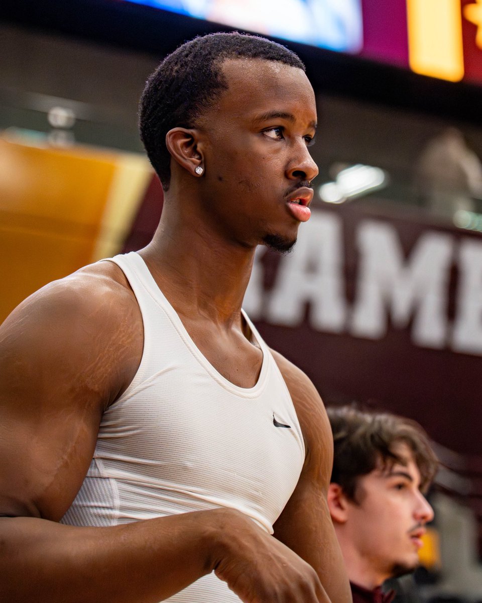 Loyola Men's Basketball tweet media