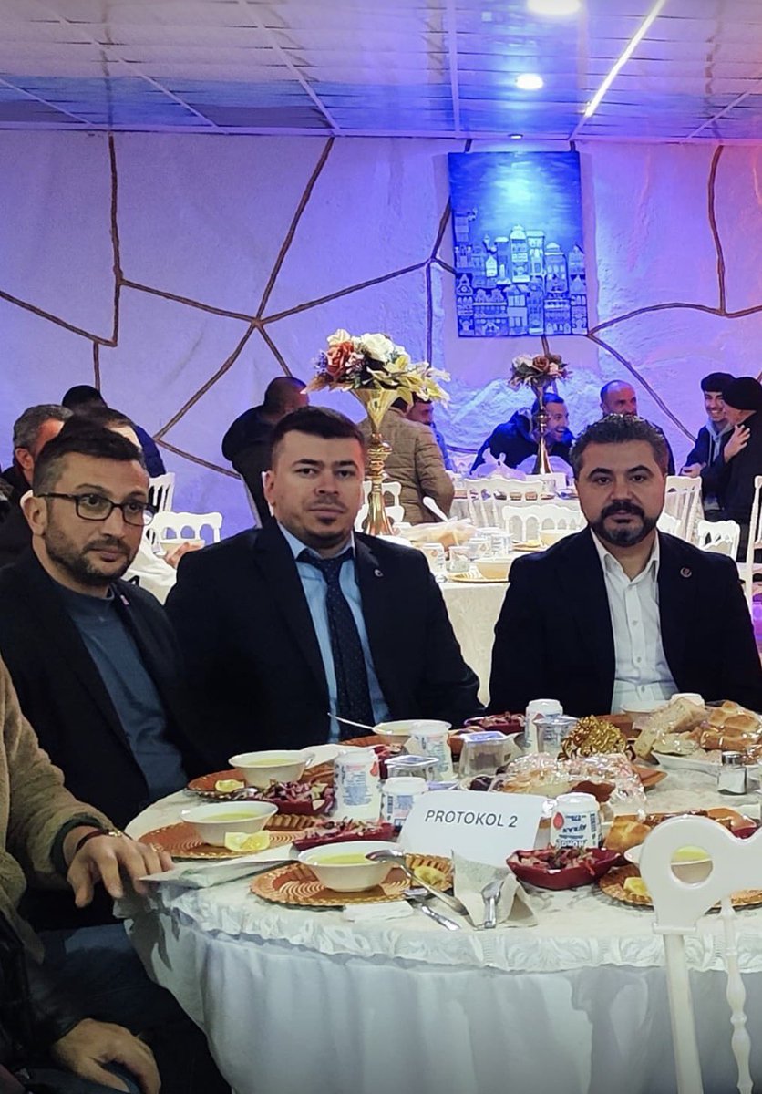 M_Dalkilic's tweet photo. Elbeyliler Derneği tarafından düzenlenen iftar programına katılım sağladık. Nazik davetleri ve misafirperverlikleri için kendilerine teşekkür eder, mübarek Ramazan ayının hayırlara vesile olmasını dileriz. https://t.co/JG0t6FymUa