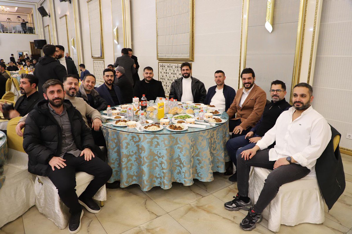 Bingöl Ticaret ve Sanayi Odası’nın düzenlediği iftar programında, Şoförler Odası olarak kıymetli iş insanlarımız ve kurum temsilcilerimizle aynı sofrada buluşmanın memnuniyetini yaşadık. 
Birlik, bereket ve dayanışma ruhunun en güzel şekilde hissedildiği bu mübarek Ramazan