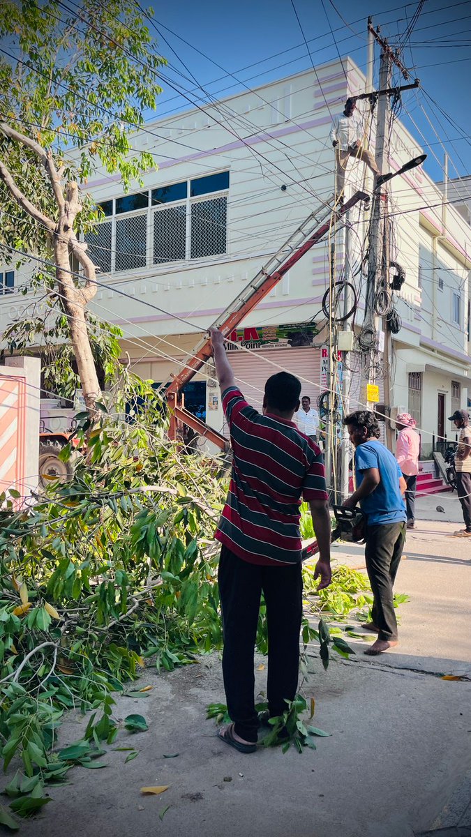 arshadboom4664's tweet photo. Three Phase 5 wire Electric Line Extended in 29th Ward,Naseer Nagar. https://t.co/PEzMYkLDpj
