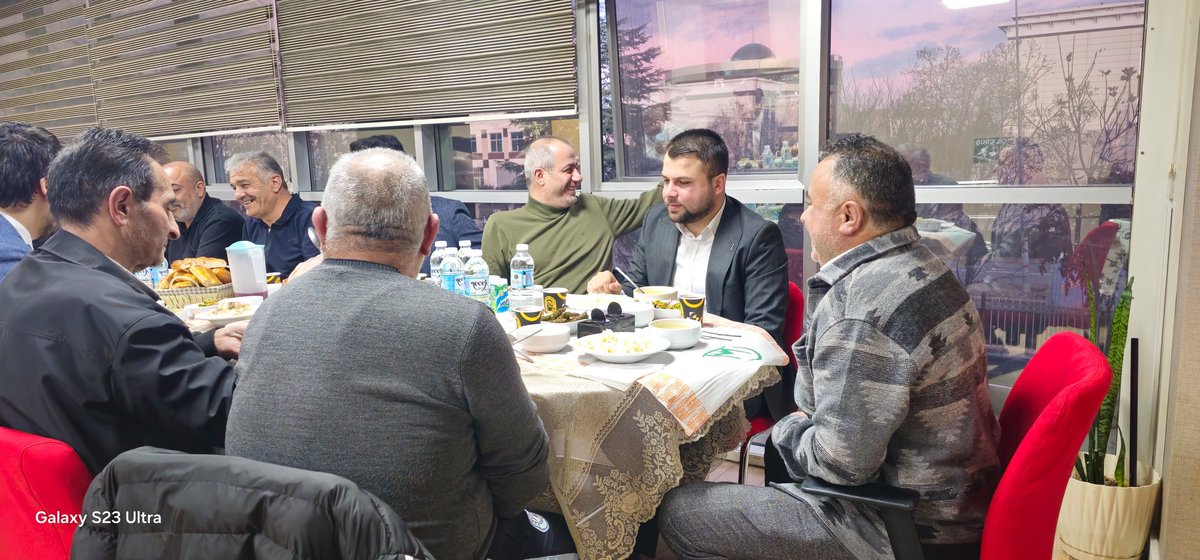 Genel Başkan Yardımcımız Sn. Fatih Müjdeci, İl Başkanımız Sn. Mustafa Yanılmaz, İl ve İlçe Yönetimimizi İlçe Başkanımız Sn. Özhan Sezer’in iş yerinde ağırladık. Sincan’ımız ve davamız üzerine verimli bir istişare gerçekleştirdik. Birliğimiz daim olsun. 🚩
#YenidenRefah #Sincan