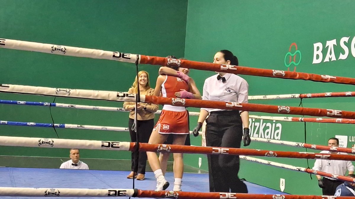 eajpnvbarakaldo's tweet photo. 🥊 Final del Campeonato de Bizkaia de Boxeo en el Frontón Barakaldes, tarde deportiva en #Barakaldo,  Zorionak!!!!

@amaiadelcampo #Alkatea @infobarakaldo @mantizar @olallapin https://t.co/tmZ3Cc2KEJ