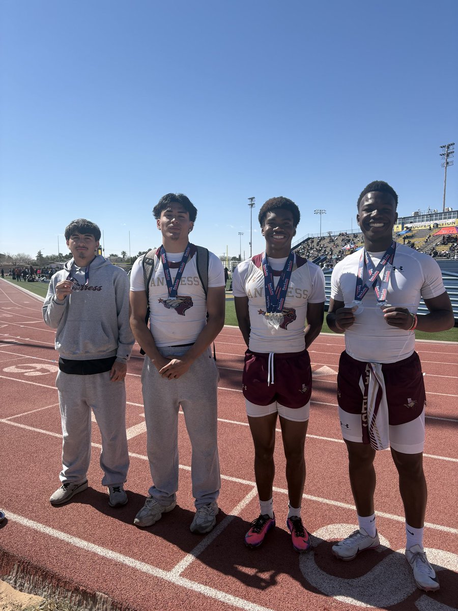 IamCoachJones4's tweet photo. Good things and Big PRs happening! Here at Eastwood Fred Loya invitational🥈 4x100 SB 42.81🥈 4x200 SB 128.36 starting with these guys @JordanOwens_26 @MikeilTaylor26 @KahdenCosby4 @Benzz240 and Marcos!! @CoachTaylor_CT @ODPHIRuben @AndressHS_Track @RDeAnda_ https://t.co/fGyapcOOAF
