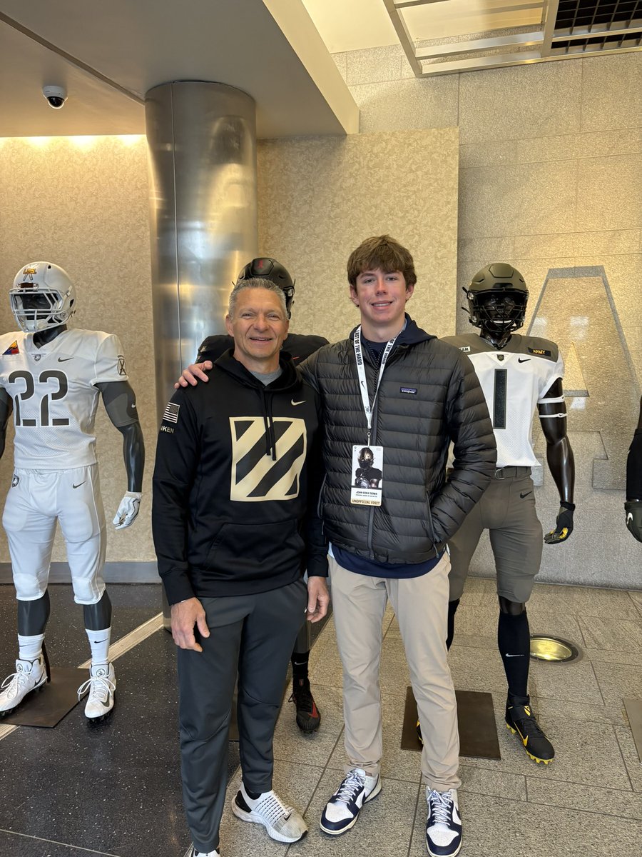 Sowa_JE's tweet photo. Thank you @ArmyWP_Football for hosting me on a visit today! 
@CoachJeffMonken @CoachJohnLoose @CoachJuice17 @ZGold_WP @lukeknightqb @coachcilumba @TXPSMedia @TXPrivateFBGuy @LoneStarPrepsTX https://t.co/LVkt0W01kv