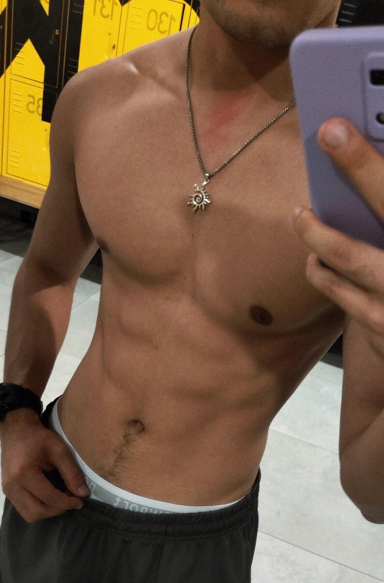 dami_salz's tweet photo. uno sale arrecho del gym https://t.co/fthbijGYNl