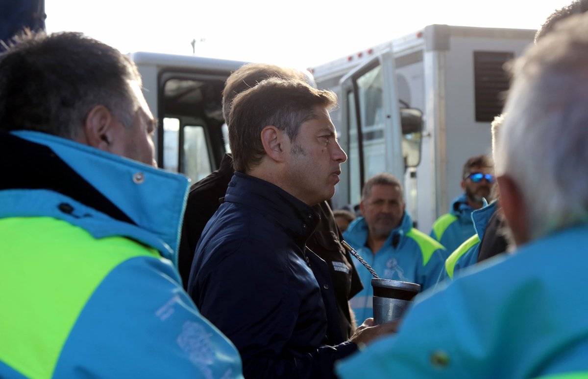 Hace un año Bahía Blanca sufrió una verdadera tragedia que movilizó a todo un pueblo que entiende que en nuestra provincia nadie se salva solo.

Desde el primer momento acompañamos esas muestras de solidaridad y pusimos todos nuestros recursos a disposición para llevar adelante