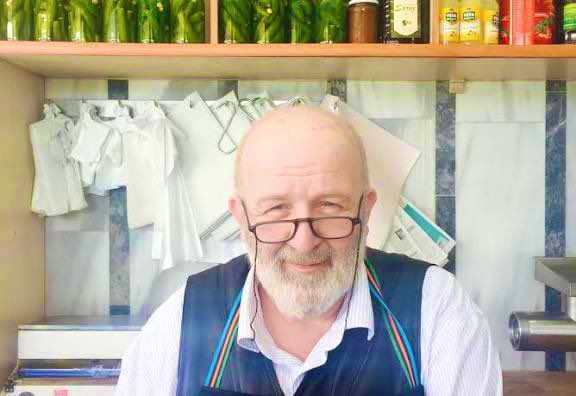 Tekirdağ'da tutuklu 76 yaşındaki Abdullah Tırpan'ın kızı: 

"Babamın artık çok vakti kalmadı. 3 Şubat'ta konuşmaya mecali yoktu. Herhalde ölene kadar  tutacaklar. Çıkartmıyorlar. Çok zayıflamıştı. Bu hafta daha da çökmüştü. Elleri kemikti sadece.

ZulmeRıza Zulümdür