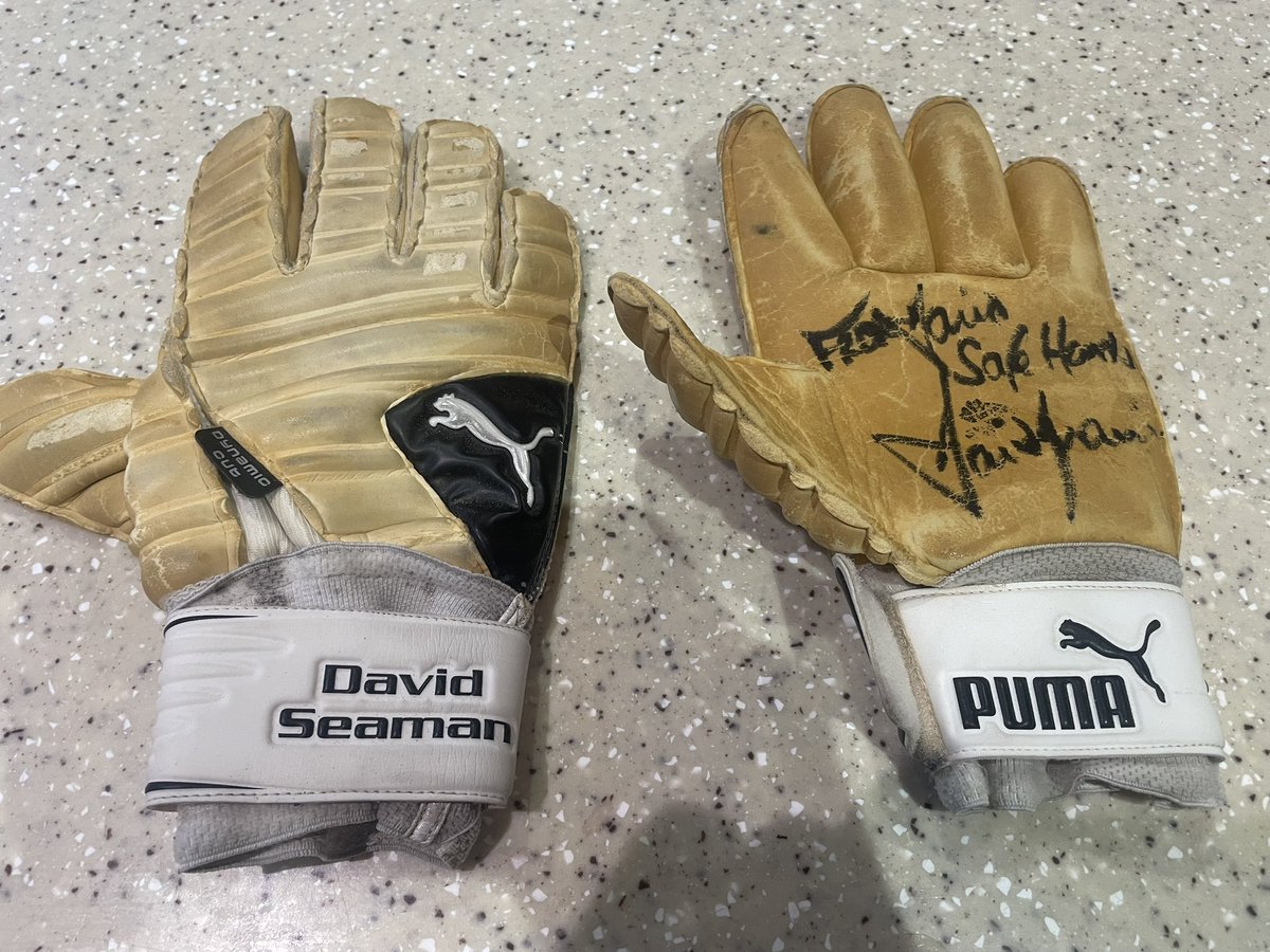 Clarkes Bar tweet media