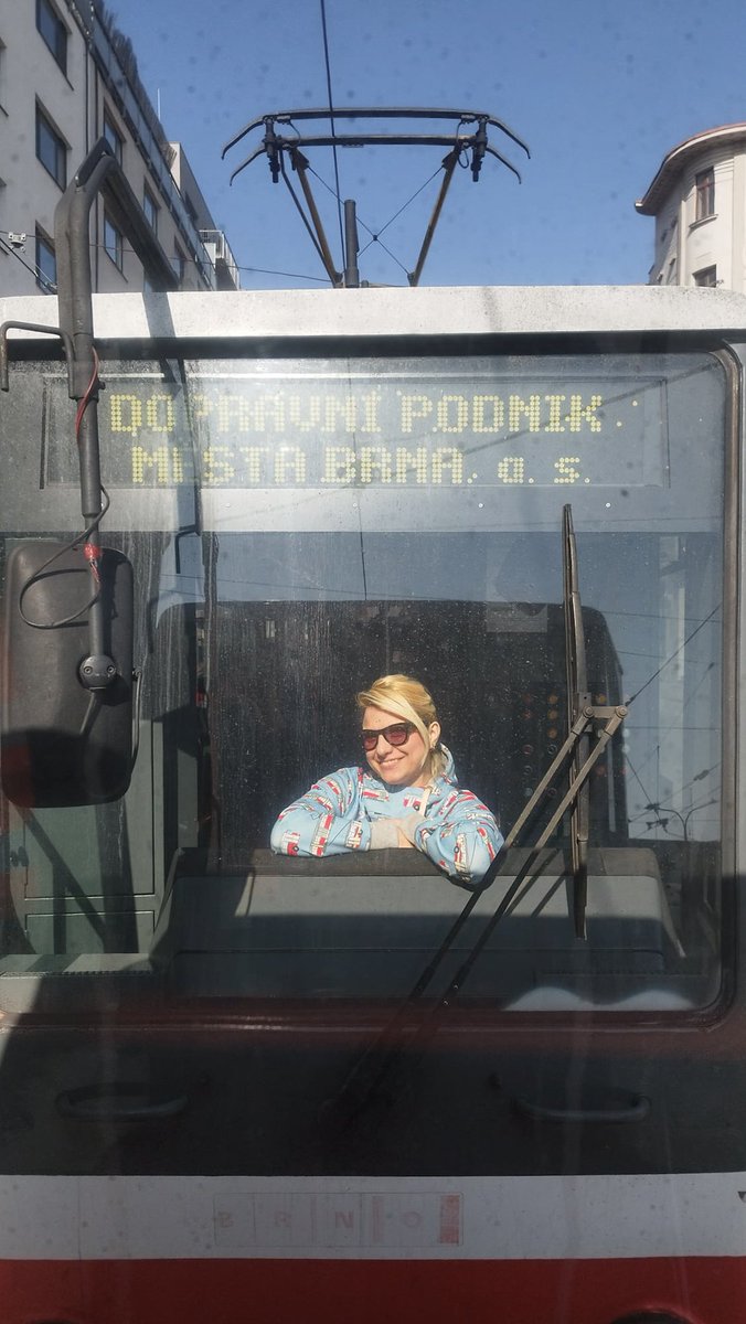 Tramvajačka z muzea tweet media