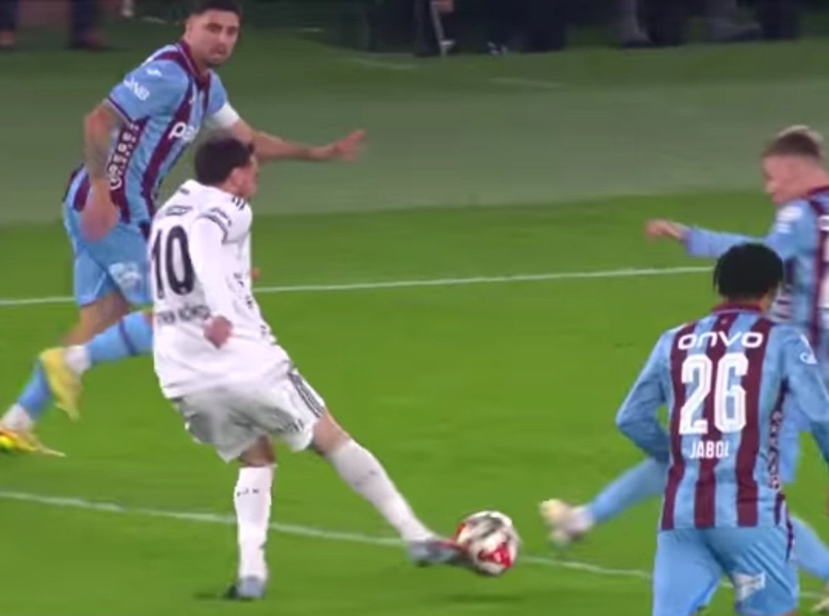 RECEP TAYLORS ERDOGAN tweet media