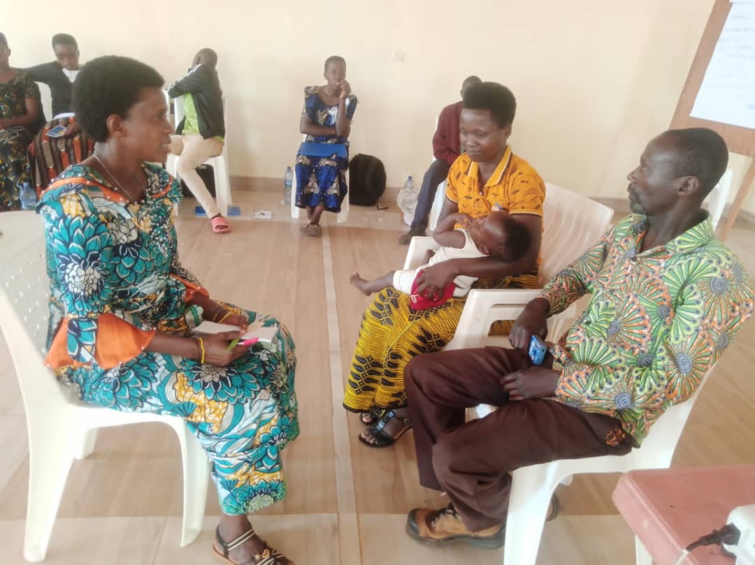 MagazineJimbere's tweet image. 👩🏾‍⚕️ Les professionnels de santé à #Muyinga(@BuhumuzaProvinc) recommandent aux mères de commencer l’allaitement dans les 30 minutes suivant l’accouchement, afin de prévenir certaines maladies et de favoriser le bon développement des nouveau-nés

🤱🏾 Kabatesi Louise, animatrice