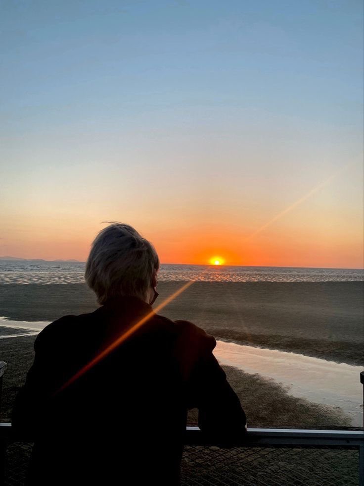 kittyleebitt's tweet photo. i love the vibe he’s giving https://t.co/fWdVEmZSib