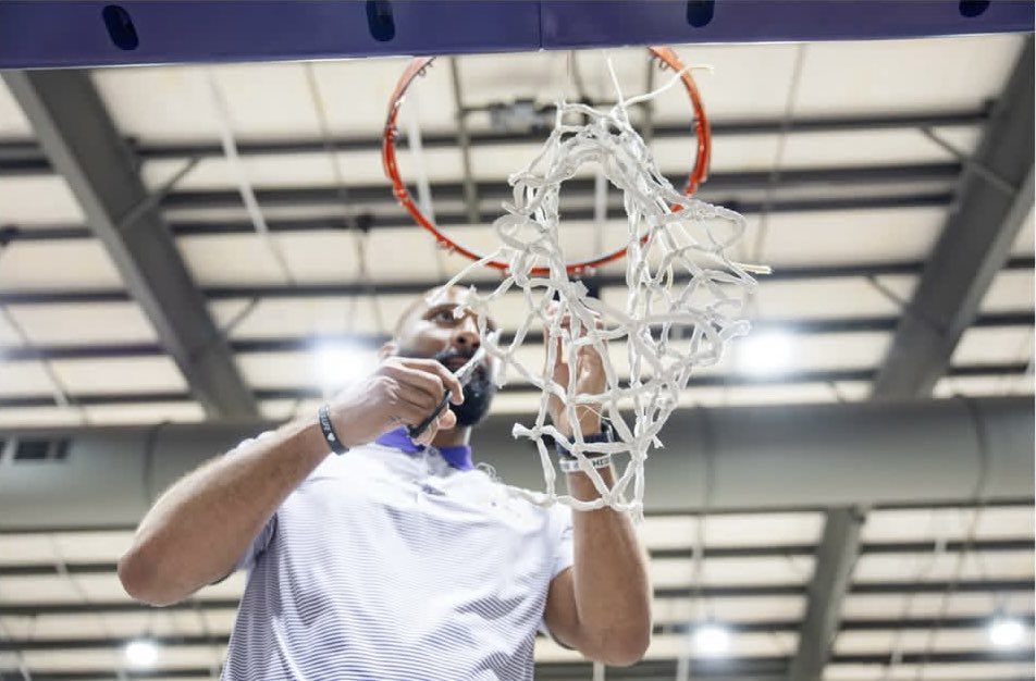 Tony Sterling tweet media