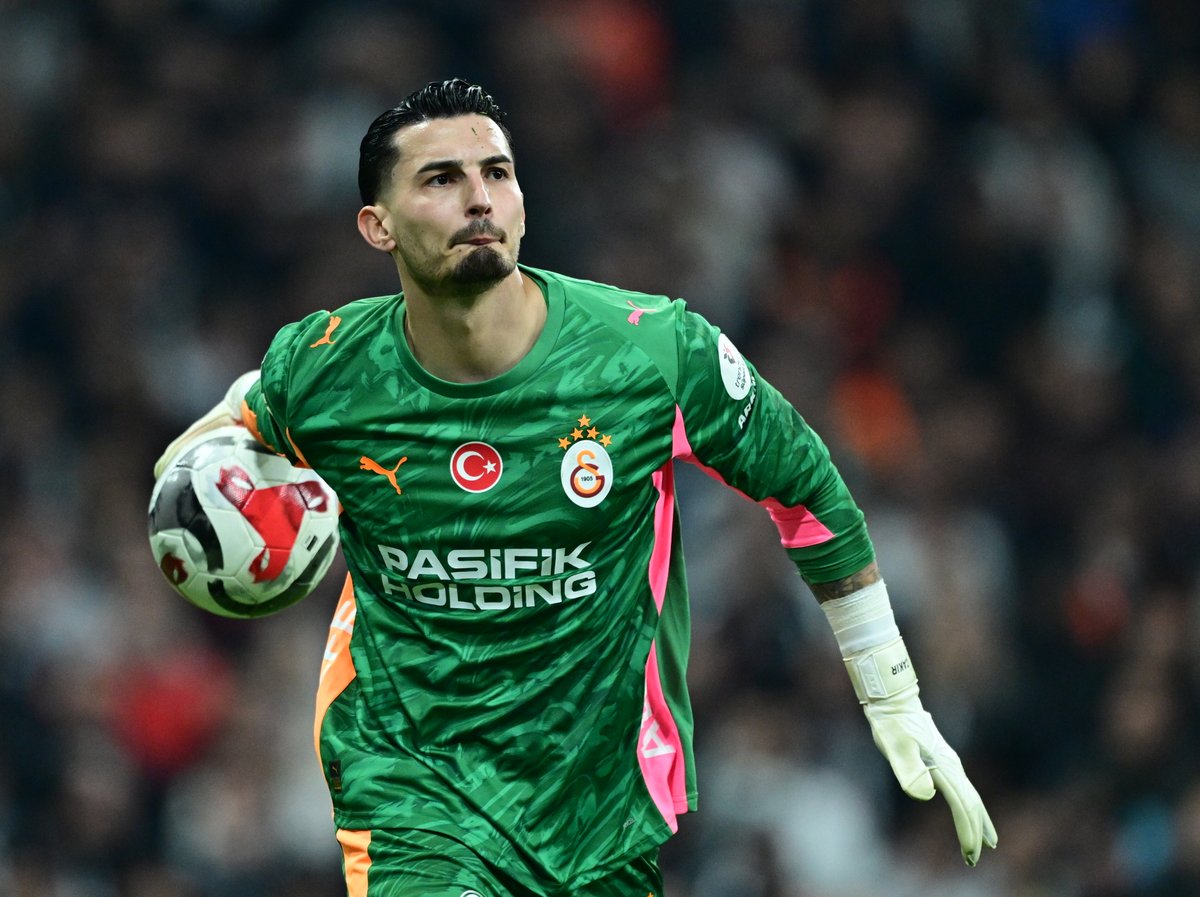 webaslan's tweet photo. Uğurcan Çakır'ın Süper Lig kariyerinde hem toplamda (67) hem de deplasmanda (42) en fazla kurtarış yaptığı rakibi Beşiktaş. https://t.co/QGRDu09ryg