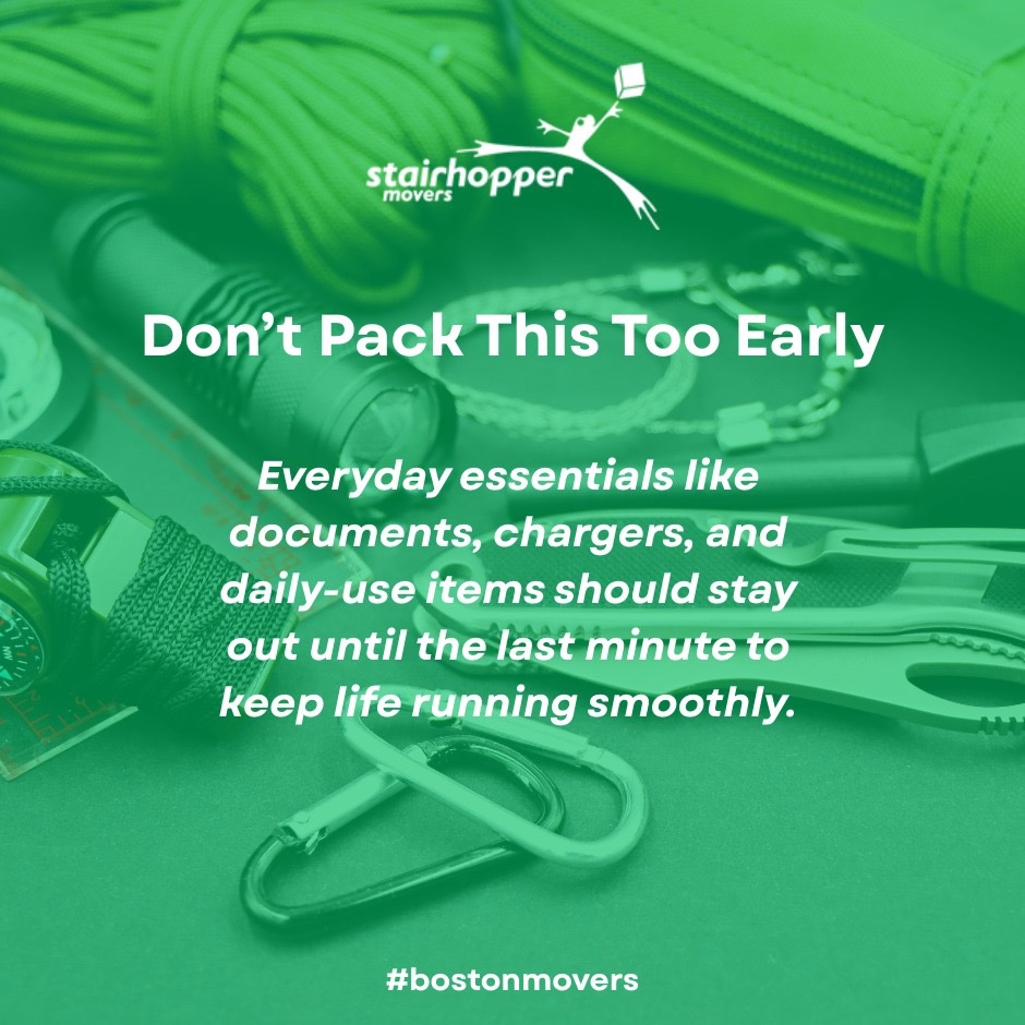 Stairhoppers's tweet image. Pro tip: Keep your daily essentials within reach until moving day. A small “last-to-pack” bag with chargers, documents, and must-haves can save you a big headache.
#MovingTips #SmartPacking #BostonMovers