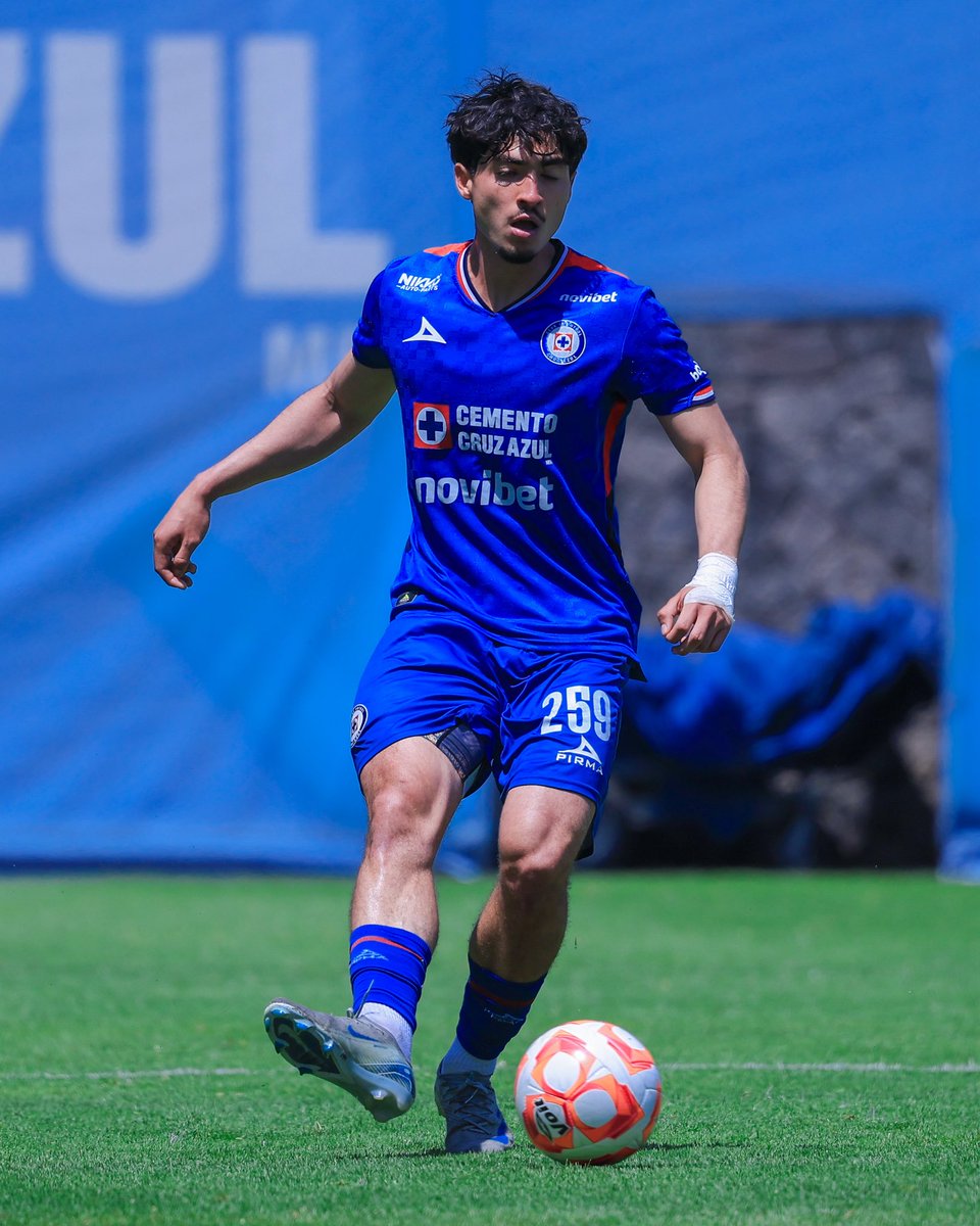 AzulBasicas's tweet image. A 15’ del final ⏰ 

#CAZ 0-0 #ASL
#Sub19