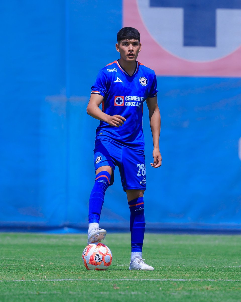 AzulBasicas's tweet image. A 15’ del final ⏰ 

#CAZ 0-0 #ASL
#Sub19