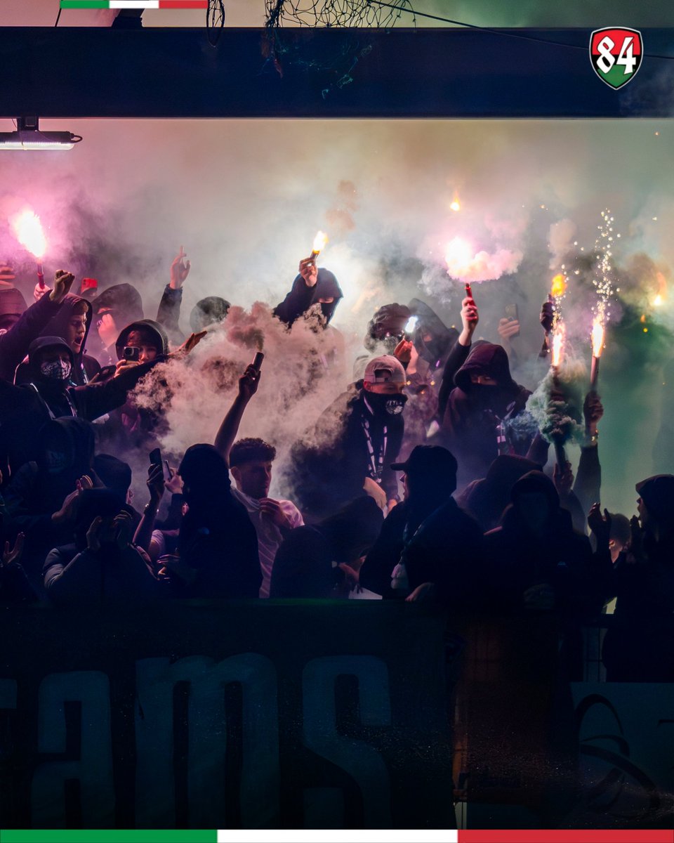 EightyFour___ tweet media