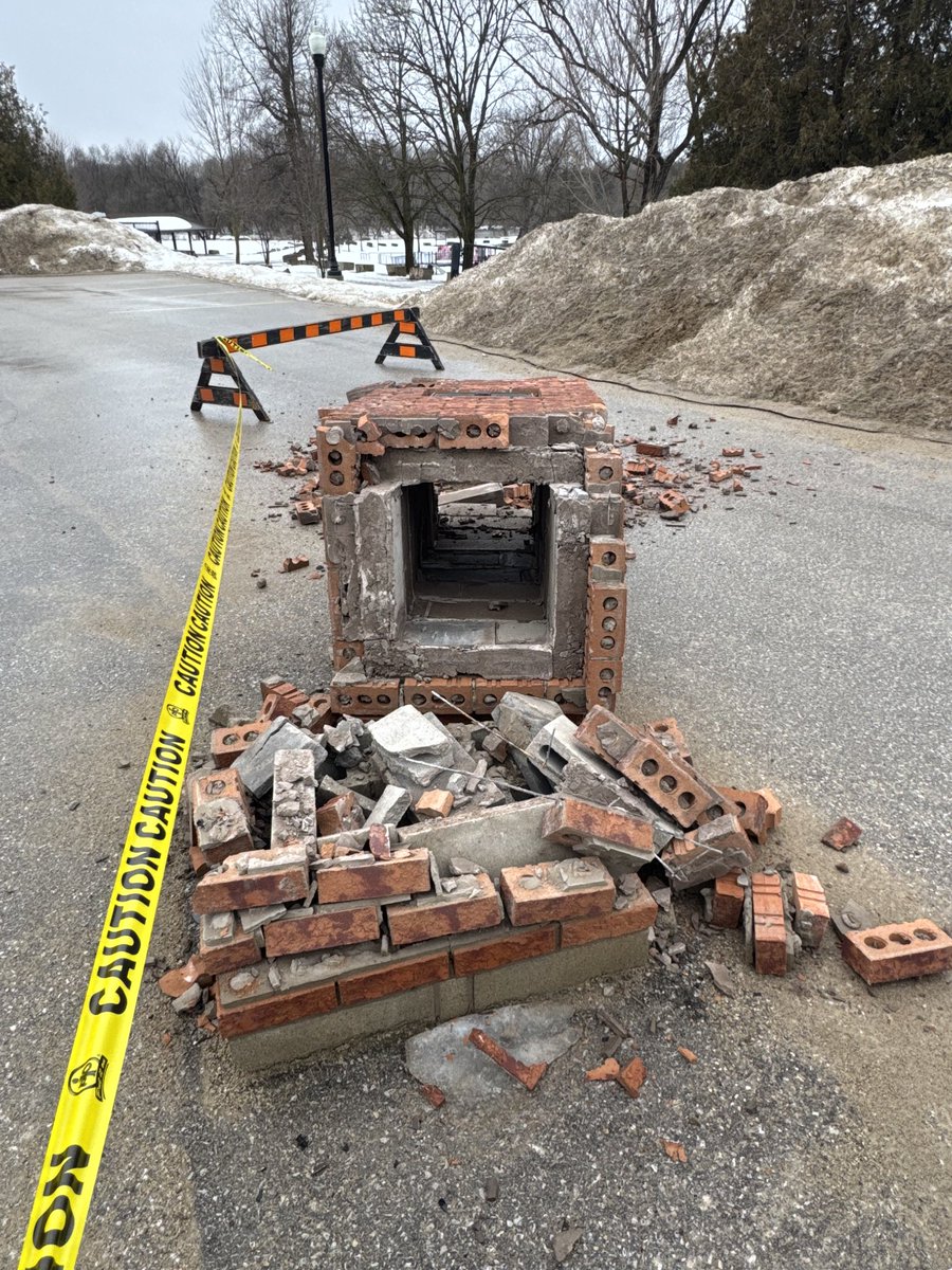 Christopher Knoll tweet media