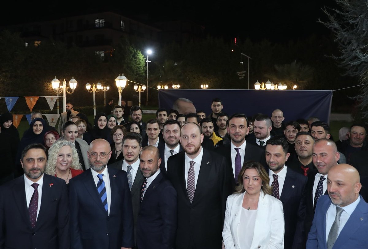 mustafatoklu07's tweet photo. 📍 Yalova
Genel Merkez Teşkilat Başkanımız Sn. Ahmet Büyükgümüş ile birlikte Yalova İl Teşkilatımızın düzenlediği iftar programına katıldık. 

Ramazan’ın bereketini aynı sofrada paylaşırken, birlik ve kardeşliğimizi bir kez daha pekiştirdik.
Emeği geçen tüm teşkilat mensuplarımıza teşekkür ediyorum.