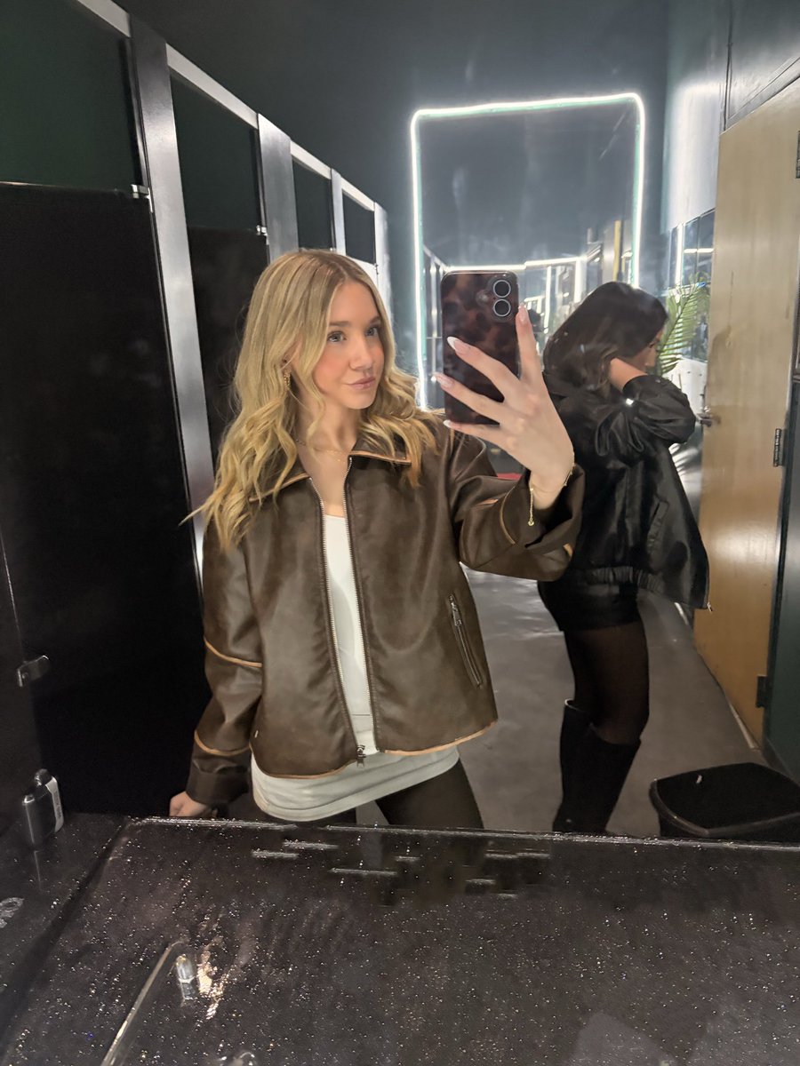 Goddess Sienna tweet media