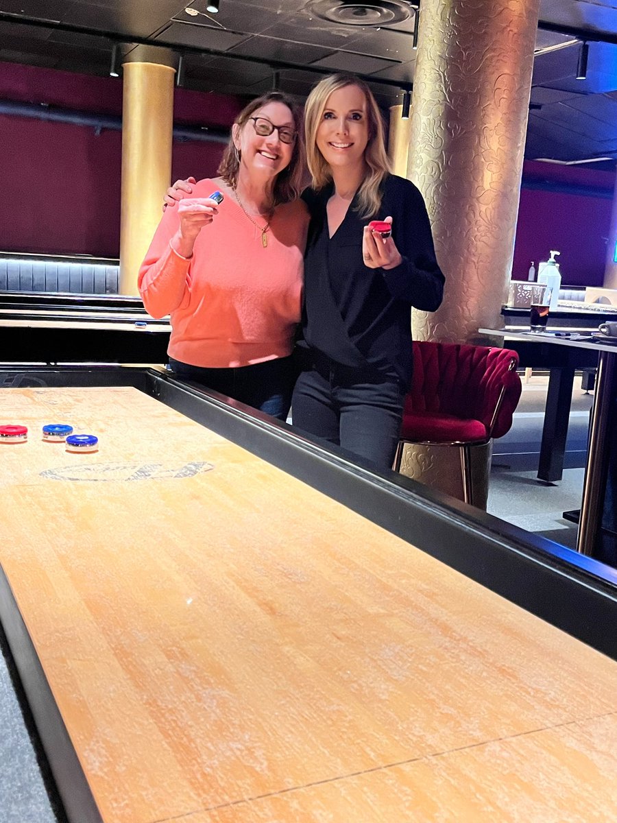 pinktearoom's tweet image. Enjoying a little weekend shuffleboard fun. Hope your weekend is going well. ☀️💗🌸
#WeekendVibes #WeekendFun #Shuffleboard