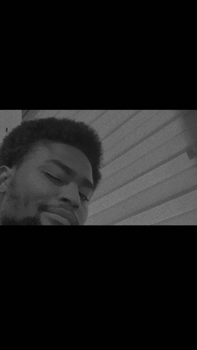 De Frydays the monarch ♠️🃏 tweet media