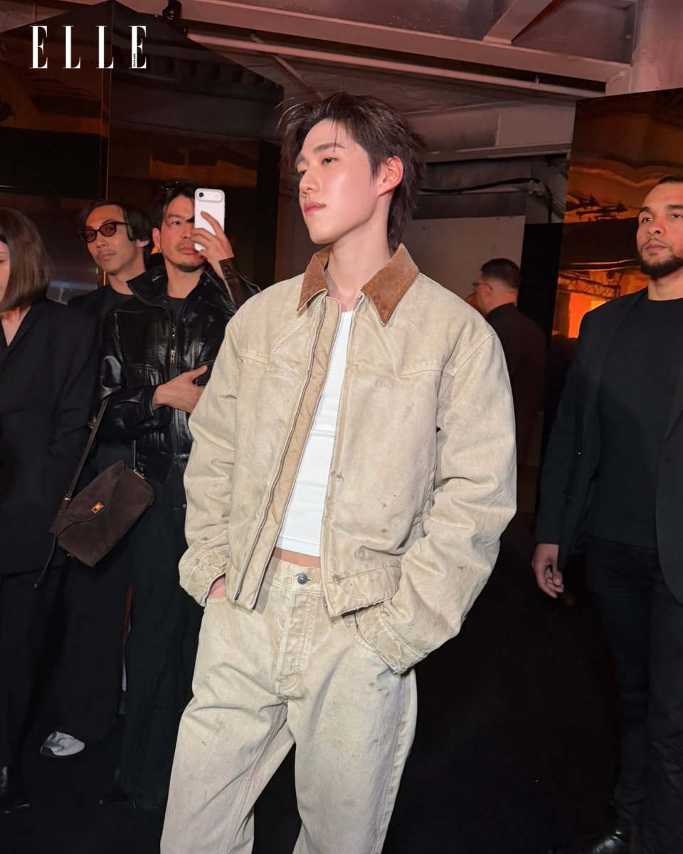 ELLEThailand's tweet photo. #ELLEShowTime ชมโมเมนต์ปรากฎตัวของพีพี  พีพี กฤษฏ์ ระหว่างเข้าร่วมชมโชว์ #BalenciagaWinter26Show ClairObscur  ที่ปารีสแฟชั่นวีค มารอติดตามรันเวย์นี้ไปพร้อมกันได้เลย!

PP KRIT X BALENCIAGA WINTER 26
#ELLEThailand
#BalenciagaWinter26xPPKrit
#PPKritt https://t.co/NQ7los94E7