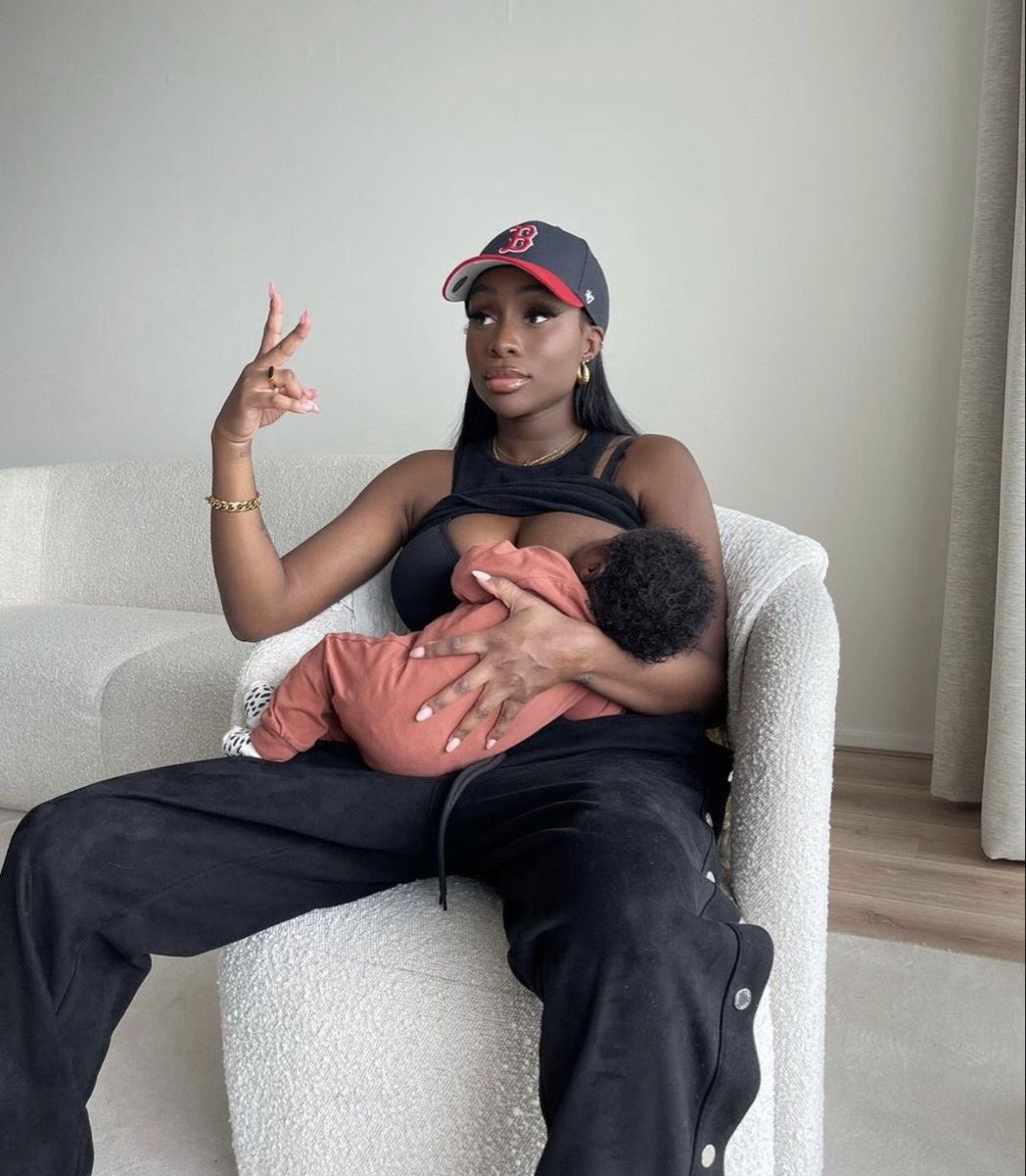 Hot mom😊✌️✌️