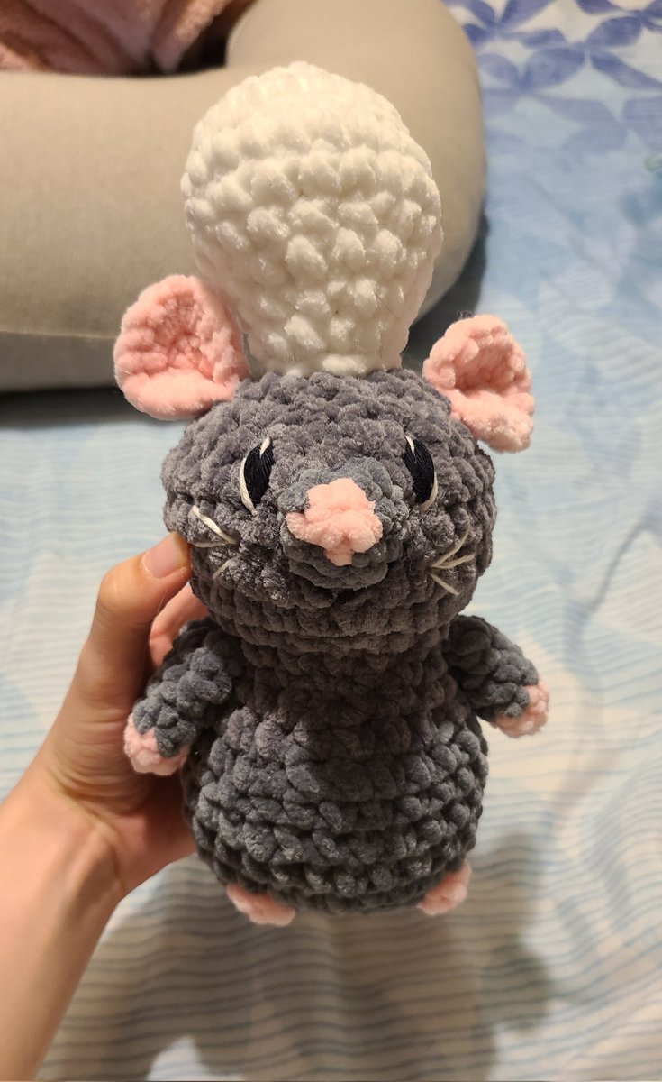 Hello ✨️ 

J'espère que vous passer un bon week-end 😊

Un petit Rémi histoire de m'aider à faire de bons petits plats 🥰🫶