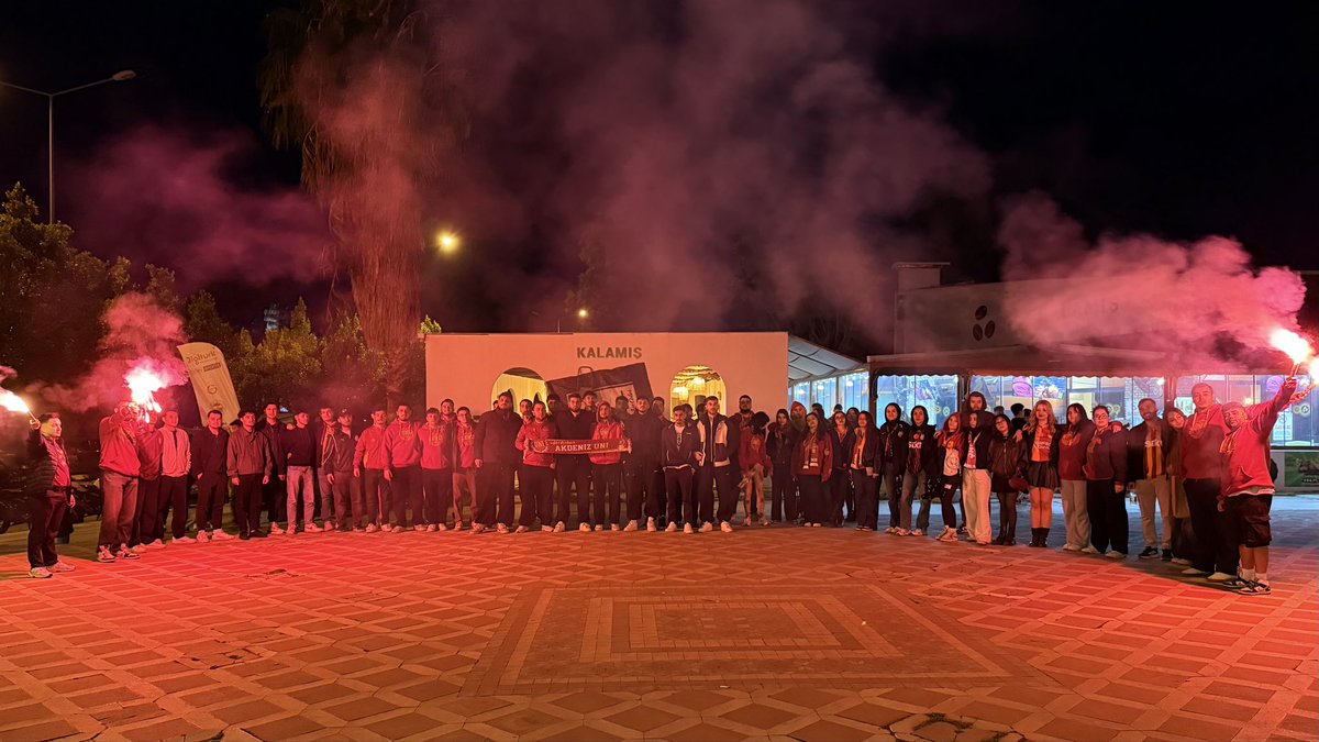 uAAKDENIZUNI's tweet photo. İNLEYEN NAĞMELER RUHUMU SARDI  !

GALATASARAY'ımızın beşiktaş derbisini hep beraber omuz omuza izledik. Katılım sağlayan bütün üyelerimize teşekkür ederiz.

#ultrAslanUNI
#uAAKDENİZUNI https://t.co/rdqID79GWQ