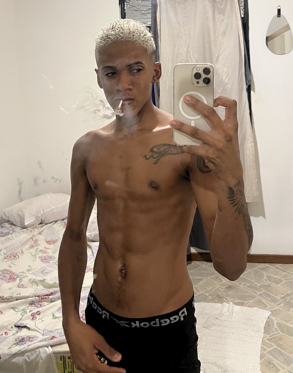 seuvitao's tweet photo. 🍁🔥 https://t.co/7ssZEtyY1n