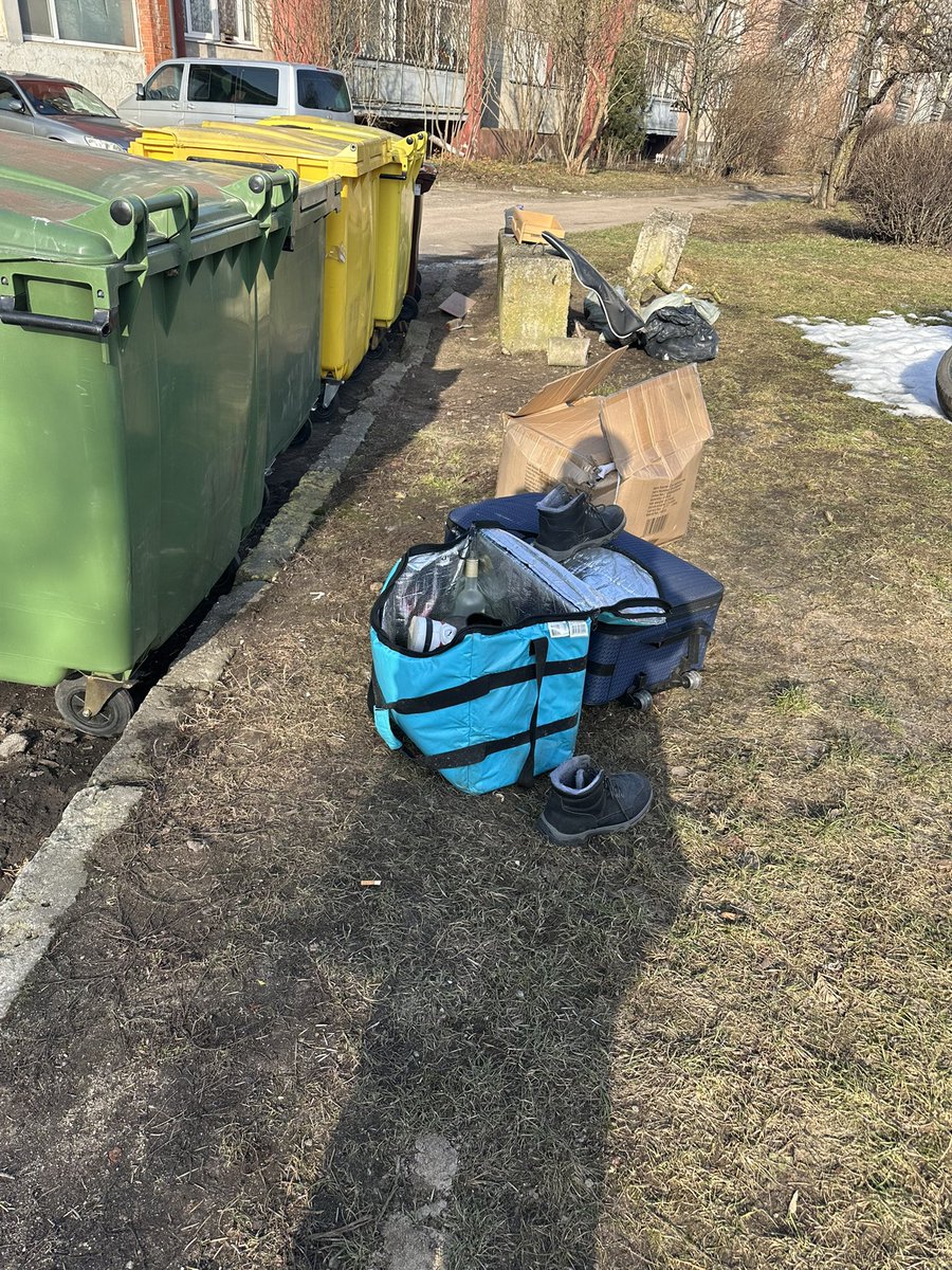 tā, ar rotveileri tweet media