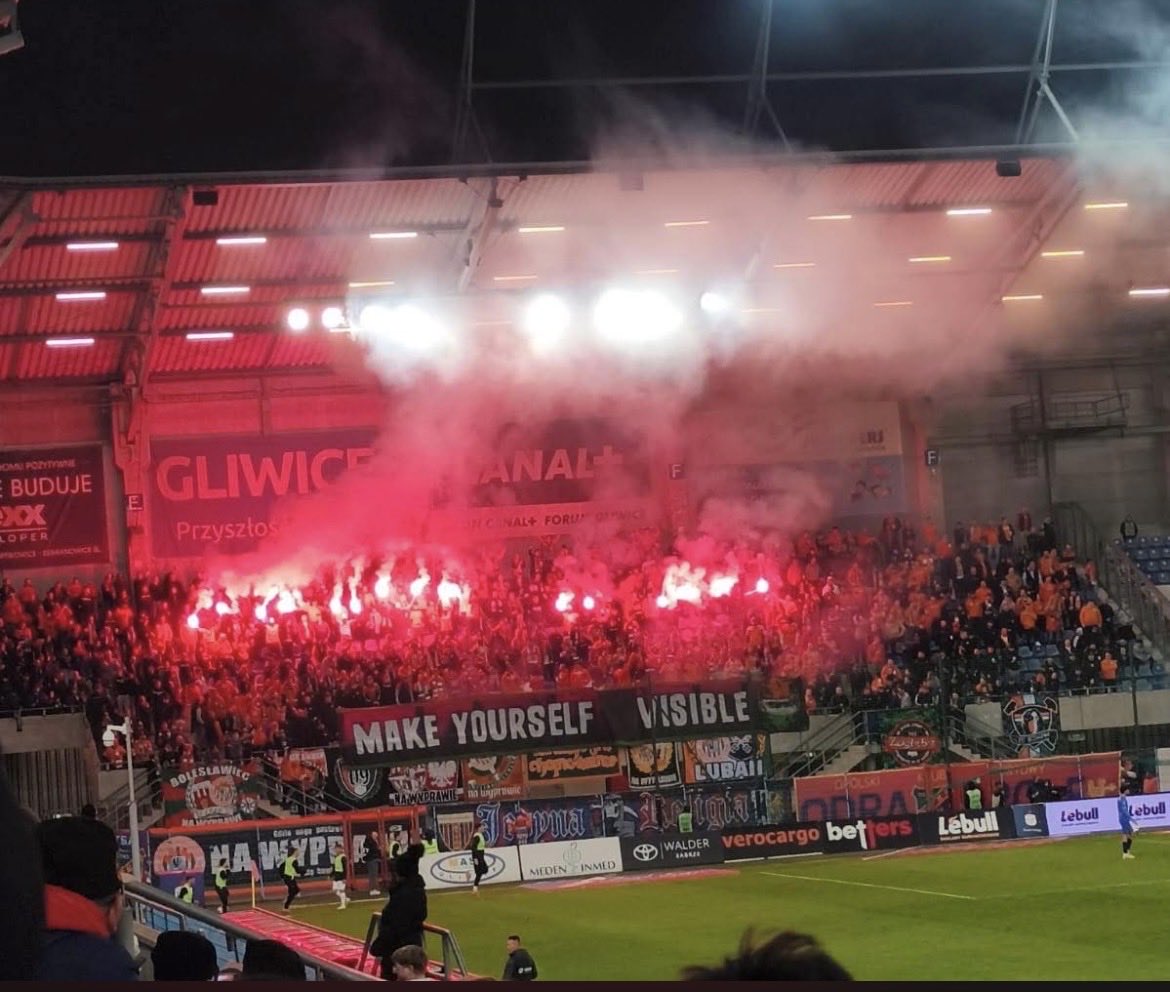 Wyrabiać paszporty xD
Kozak wyjazd !!!!