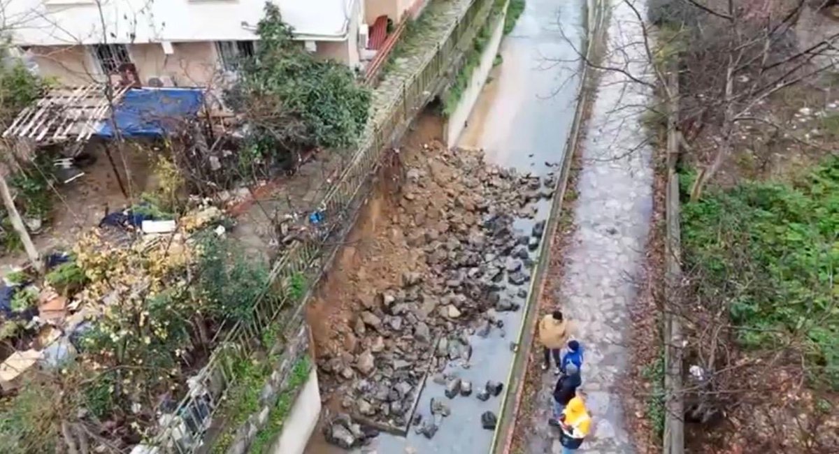 Makgun53's tweet photo. Tuzla ilçesi sınırlarından geçerek Marmara Denize mansaplanan Doğan Dere’de geçen ay yaşanan yağışlar nedeniyle dere duvarı çökmüştü. Sonrasında Müdürlüğümüzce Dere duvarı onarılmış ve tekrar çöküntü yaşanmaması için,dere boyuncada gergi demiri montajları yapılmıştır. https://t.co/04vyrIbwk5