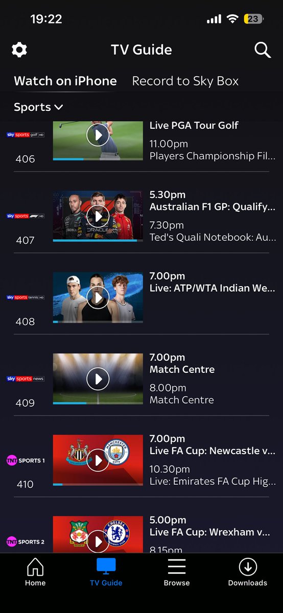 DaleD_3's tweet photo. Good game between Saints and Bradford but again it’s hidden away by Sky Sports. 

Plenty of channels available not showing anything but replays of darts and tennis. 

The casual fan or potential new ones can not access the sport. 

Sky sports need to be challenged by the RFL. https://t.co/SlfOa6EwdD