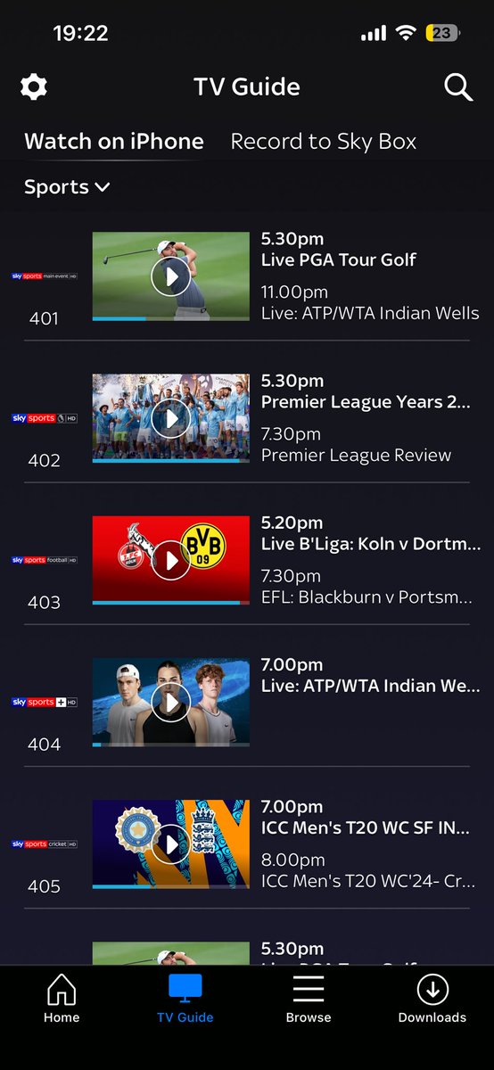 DaleD_3's tweet photo. Good game between Saints and Bradford but again it’s hidden away by Sky Sports. 

Plenty of channels available not showing anything but replays of darts and tennis. 

The casual fan or potential new ones can not access the sport. 

Sky sports need to be challenged by the RFL. https://t.co/SlfOa6EwdD