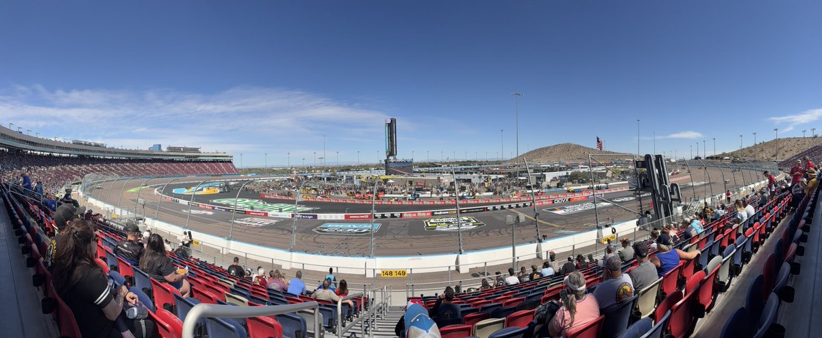 CorvetteKid's tweet photo. Let’s go racing!! ⁦@IndyCar⁩ ⁦@IndyCarOnFOX⁩ ⁦@phoenixraceway⁩ https://t.co/0HYrqJ2o9I