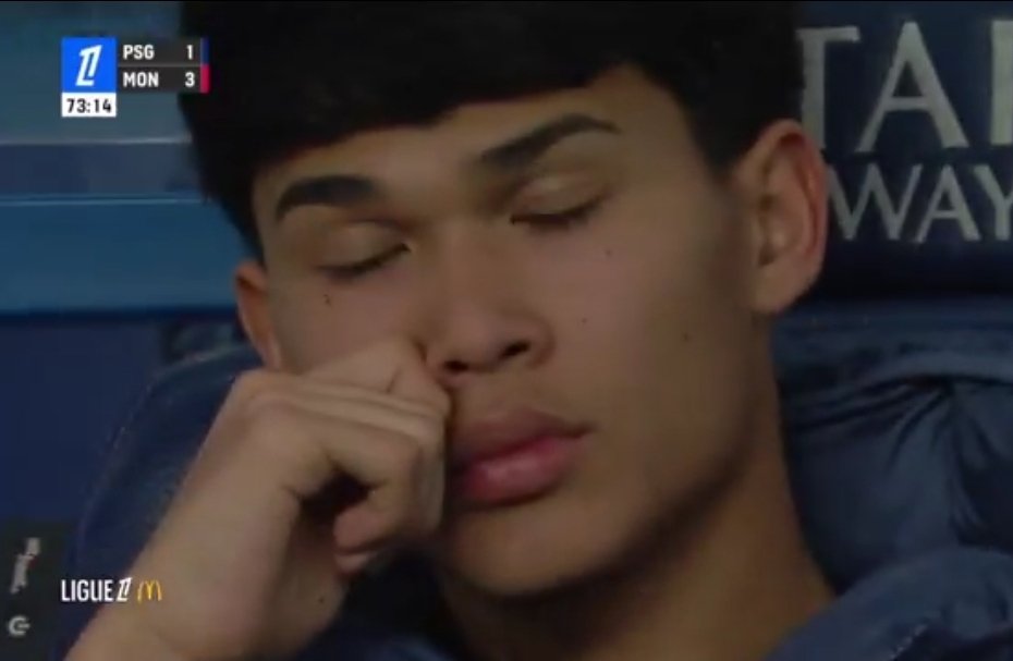 L'OM est trop grand 💙🤍 tweet media