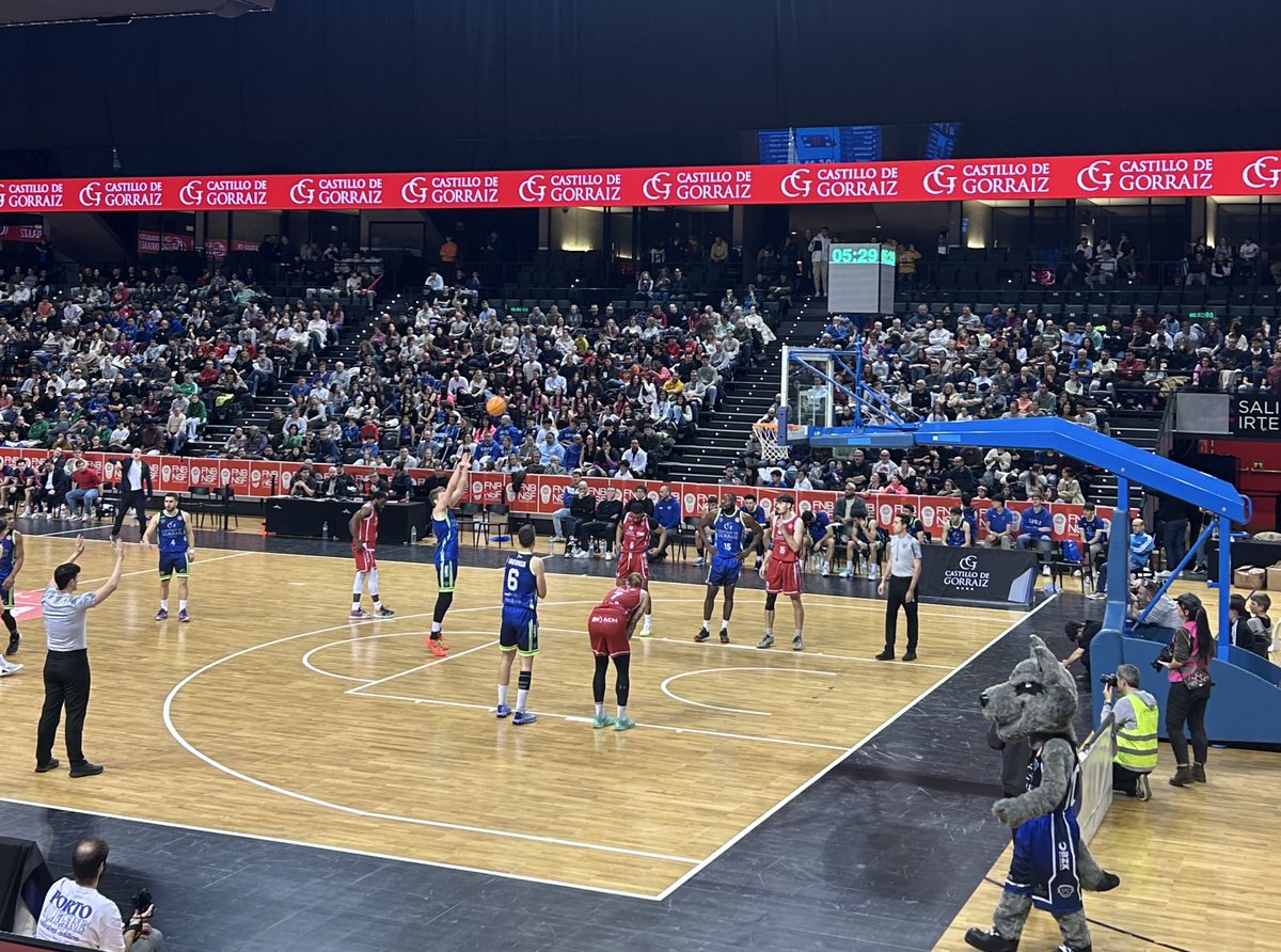 Leb365_'s tweet photo. 1Q:

🏀 @EguesBaloncesto 11-27 @jaen_cb 

🏆 #SegundaFEB #LebPlata Oeste J.20 https://t.co/zvDzORpcaD