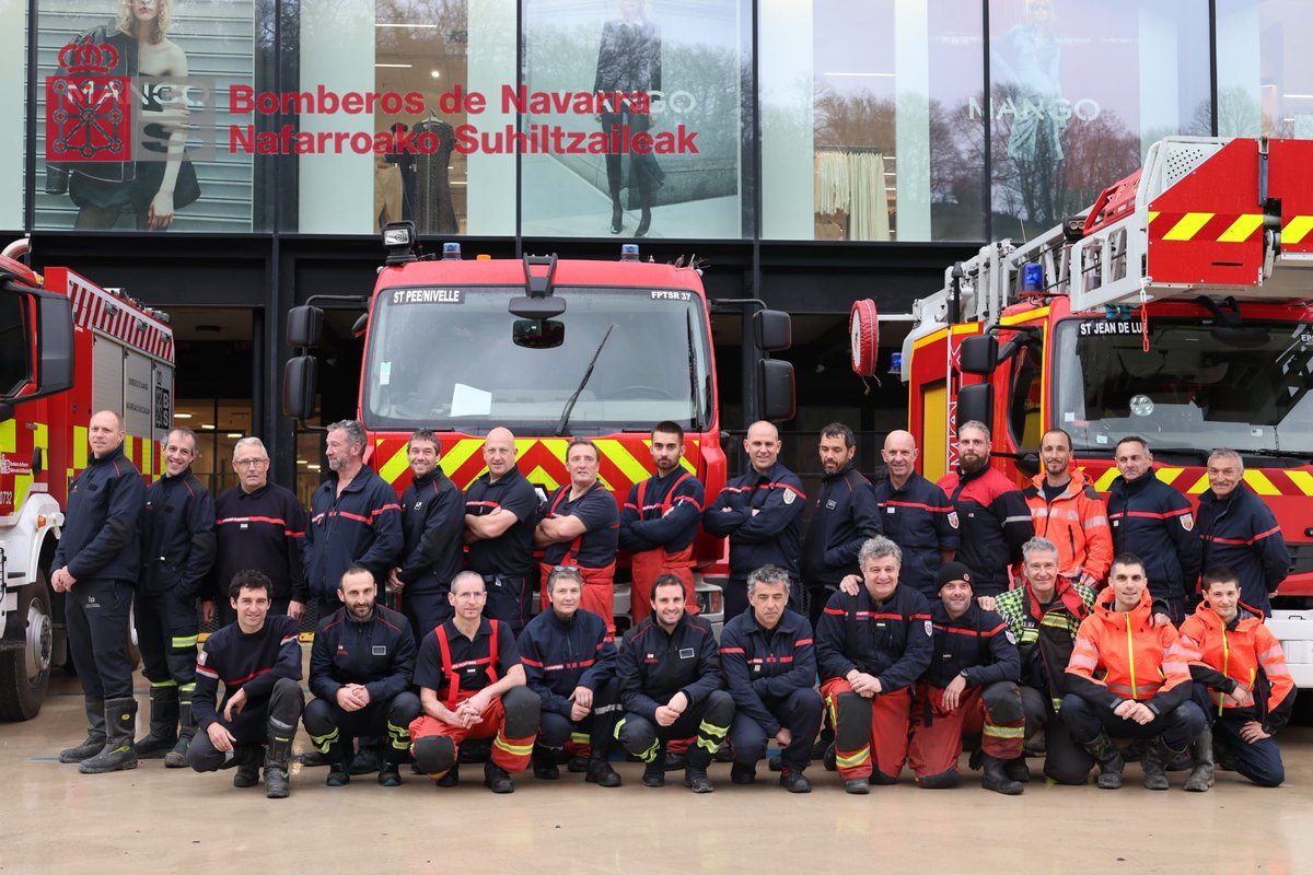 Bomberos y Bomberas – Suhiltzaileak tweet media