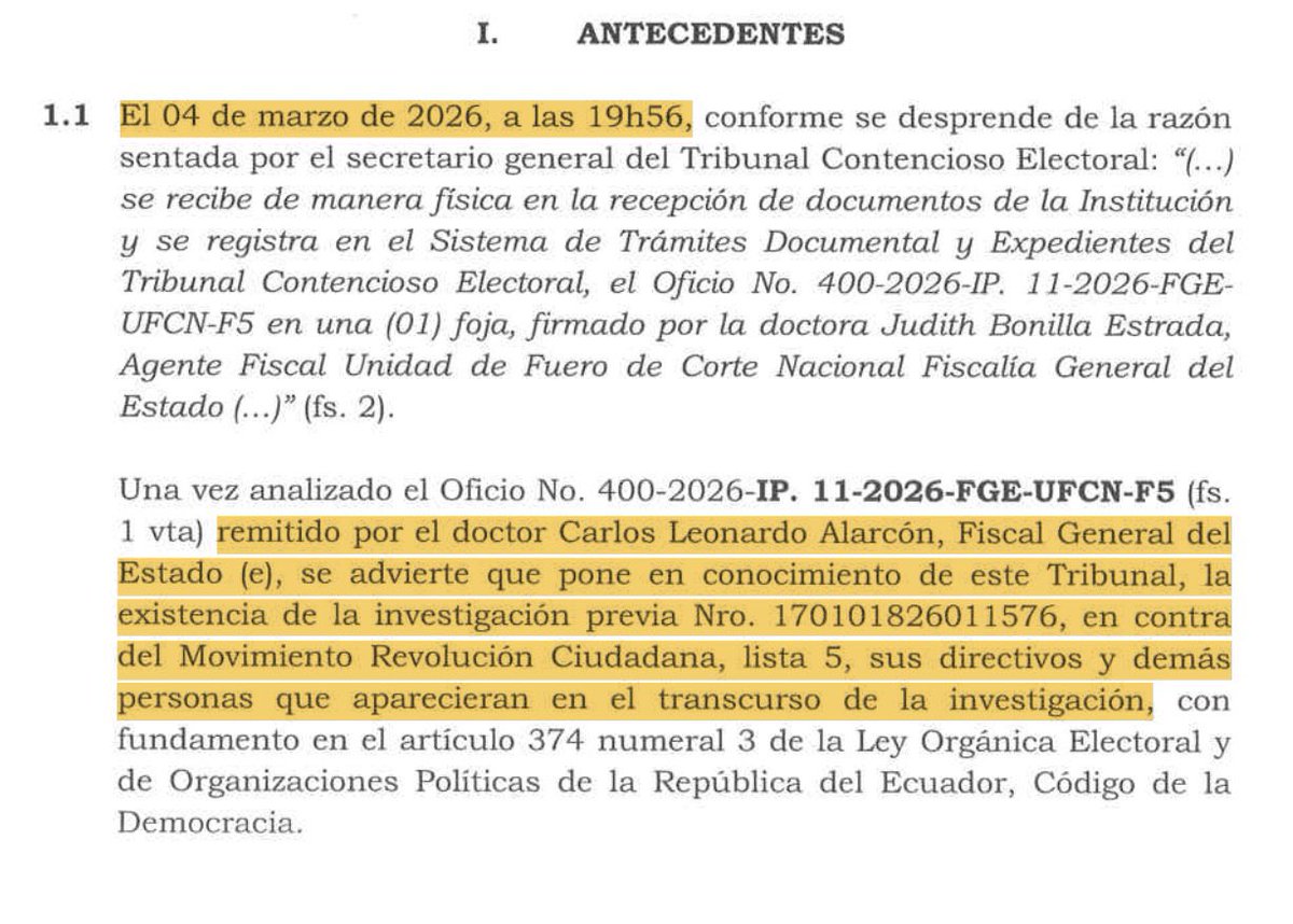 MashiRafael's tweet photo. ¡Increíble! El corrupto juez del TCE, Joaquín Viteri, recibe el
ilegal y cantinflesco pedido del fiscal de bolsillo contra la Revolución Ciudadana el miércoles 4 de marzo a las 19:56, y en MENOS de 48 horas proscribe a la RC, sin normativa ni ley, totalmente arbitrario.
Ya sabes: en las elecciones de febrero 2027 vota por cualquiera, menos por el sinvergüenza de Noboa y su combo.
¡Venceremos!✊🏼
#Narcodictadura!