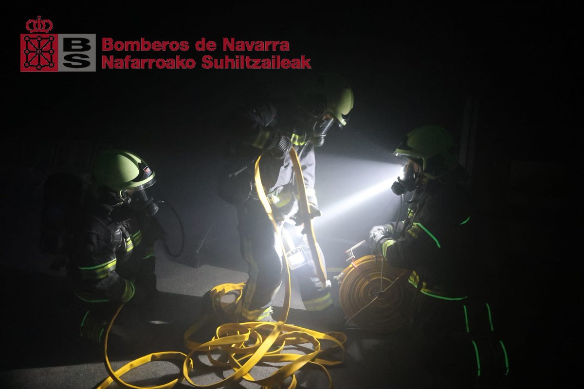 Bomberos y Bomberas – Suhiltzaileak tweet media