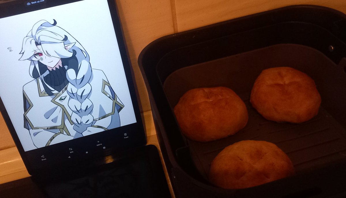 yukiashy's tweet photo. I love Aus so much that I finally got the motivation to make the airfryer bread recipe I had saved like, a year ago lmao https://t.co/9LjwWI0WXy