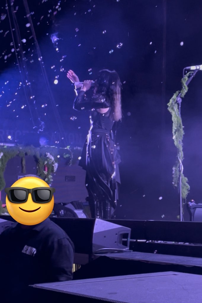 viv ᛑᛗᛛ🌊 tweet media