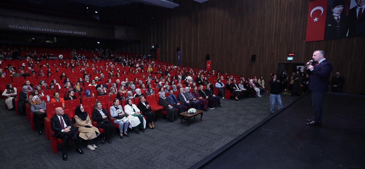 Ramazan ayının manevi iklimini, şehrimizin her köşesinde hemşehrilerimizle bir arada yaşamanın mutluluğu içindeyiz. 

Bugün programımıza çok kıymetli hanımefendilerle buluşarak başladık. "Kadınla Değişir Dünya" diyerek düzenlediğimiz özel programda, hayatımıza değer katan tüm