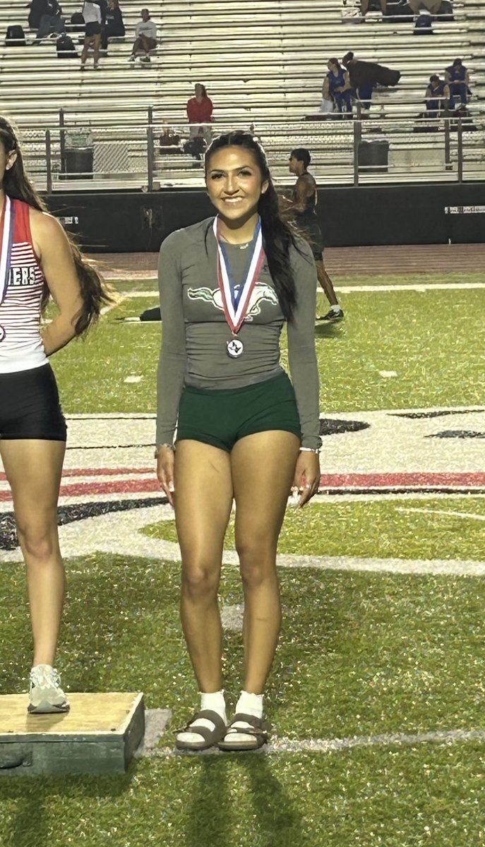 cckingtrack's tweet photo. Shout out to our very own Addyson Leos for placing 6th in the 800 meter run at the CBCA Meet of Champions track meet yesterday. This meet is comprised of the best schools in the entire Coastal Bend!  Go Lady Mustangs! https://t.co/KElnjlWhYk