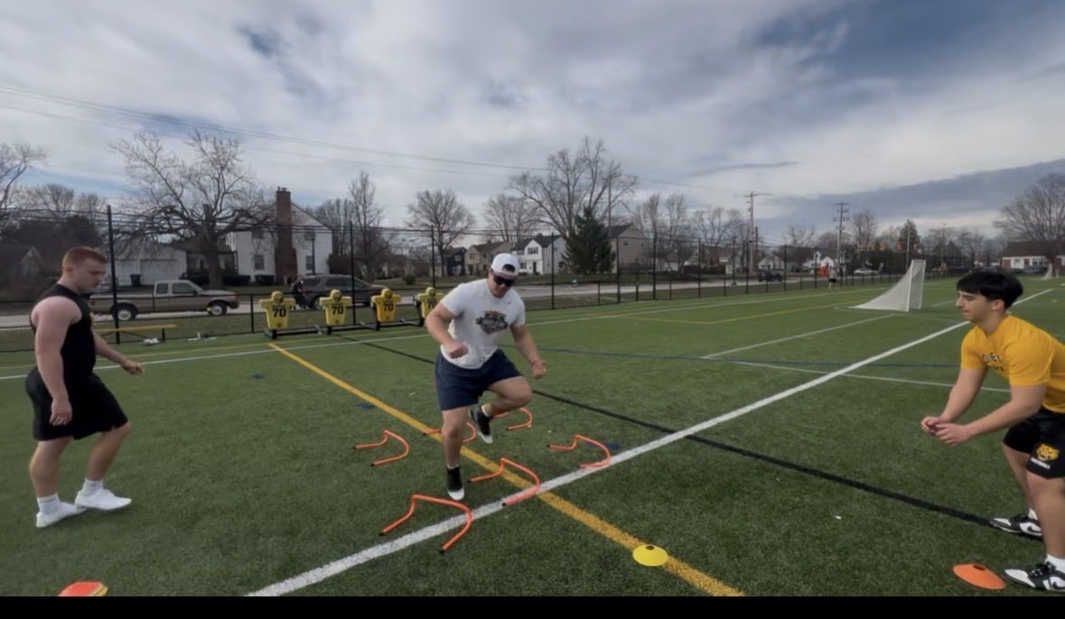 Coach Velasquez tweet media