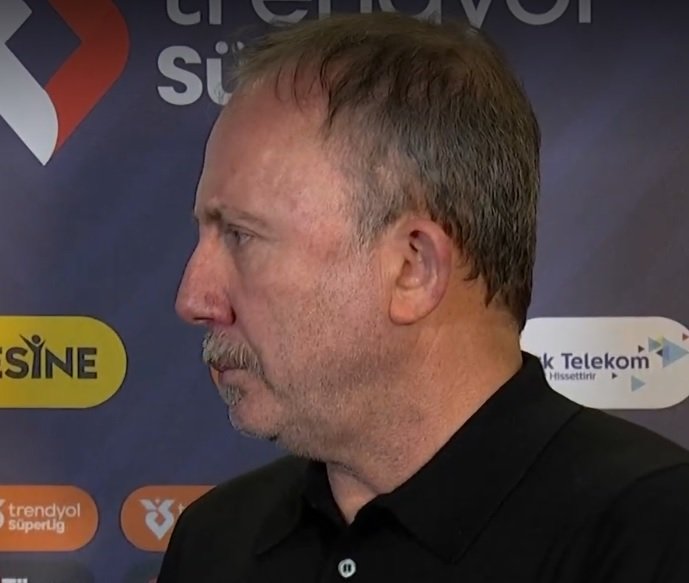 Sergen Yalçın: "Futbolda artık işler çok siyasi oldu!

Sane'nin 20. dakikada atılması lazım. Osimhen'in ikinci yarı %100 atılması lazım. Nasıl oynanacak bu oyun? Trabzonspor ve Fenerbahçe maçında El Bilal Toure ile Orkun'u atıyorsun. Burada atamıyorsun. Nasıl olacak bu iş?